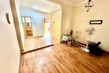 Jalan Suasana, Bandar Tun Hussein Onn