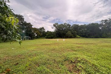 Jalan Suasana, Bandar Tun Hussein Onn