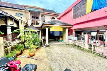 Jalan Suasana, Bandar Tun Hussein Onn