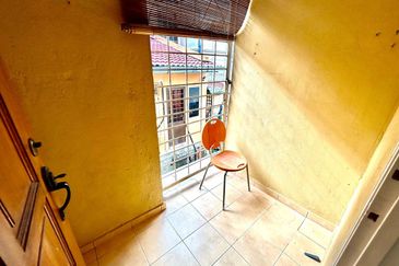 Jalan Suasana, Bandar Tun Hussein Onn