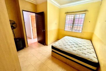 Jalan Suasana, Bandar Tun Hussein Onn