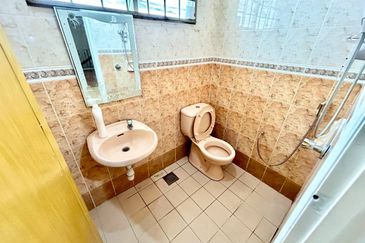 Jalan Suasana, Bandar Tun Hussein Onn