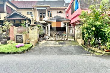 Jalan Suasana, Bandar Tun Hussein Onn