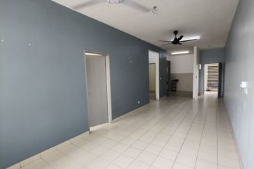 Residensi prima falim for rent basic condition gated and guarded