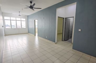 Residensi prima falim for rent basic condition gated and guarded