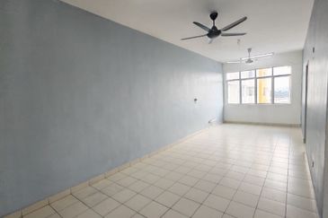 Residensi prima falim for rent basic condition gated and guarded