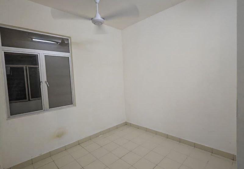 Residensi prima falim for rent basic condition gated and guarded