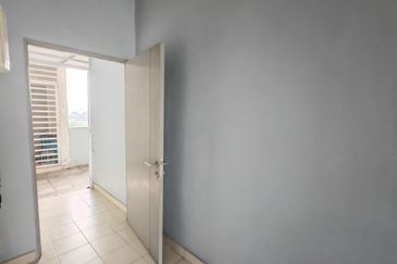 Residensi prima falim for rent basic condition gated and guarded