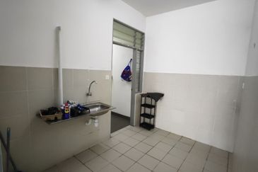 Residensi prima falim for rent basic condition gated and guarded