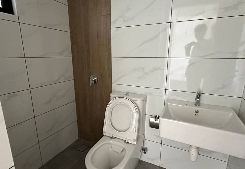 Piccadilly Service Residence @ Greentown