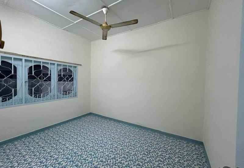 OFF JALAN PASIR PUTEH