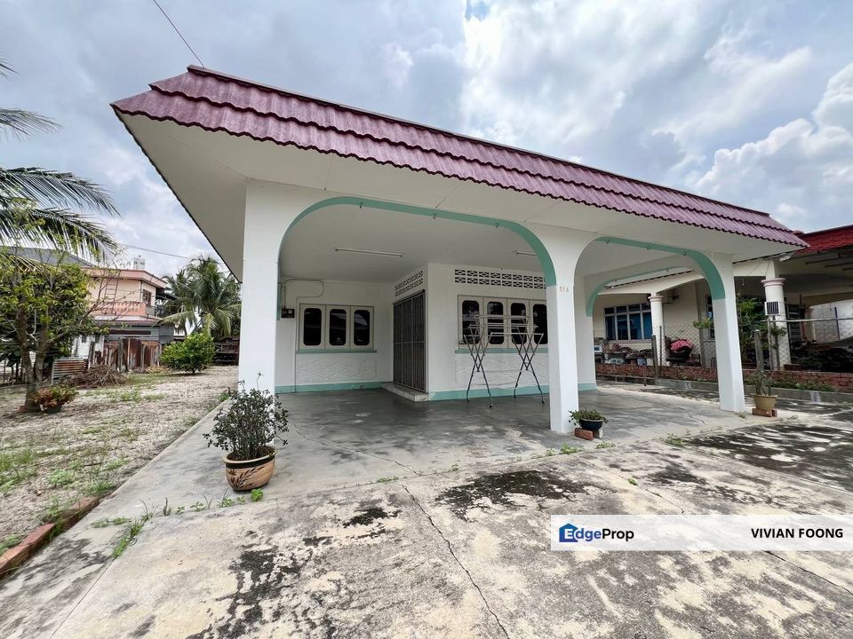 TAMAN JALONG, Kuala Kangsar, Perak bungalow for sale good location, Perak, Kuala Kangsar