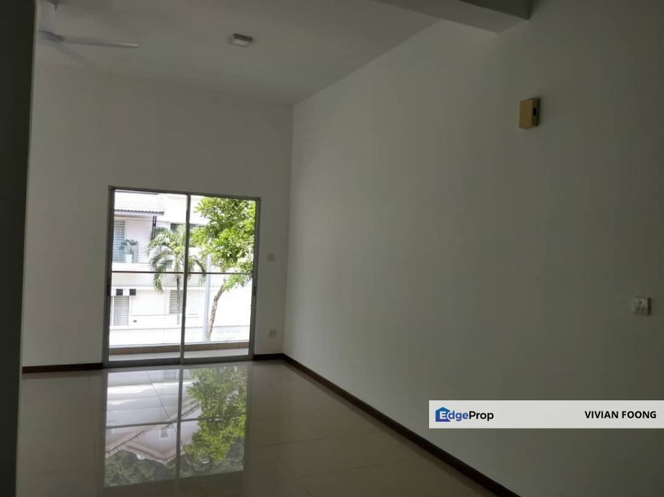 MontBleu Residence, Ipoh, Perak for sale townhouse well maintain upper unit gated and guarded facilities, Perak, Ipoh