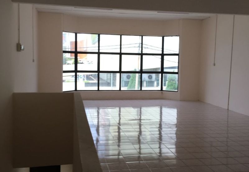 Jalan Pasir Puteh, Station 18