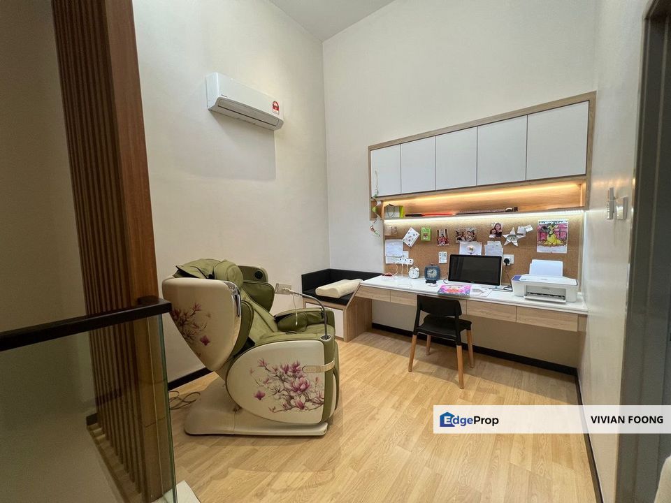 Bandar Seri Botani, Kinta, Perak , Double Storey Terrace House For Sale, Freehold, Gate-Guarded, Fully Renovated, Partially furnished, Facing South, Perak, Kinta