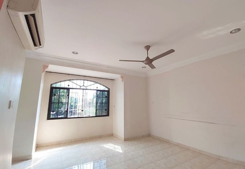 TAMAN KLEDANG, MENGLEMBU