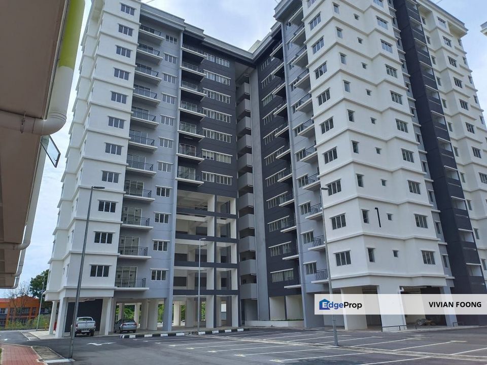 Taman Kampar Perdana Apartment, Kampar, Perak , Kondominium Unit For Sale, Basic unit, Balcony facing lake view, Strategic location., Perak, Kampar