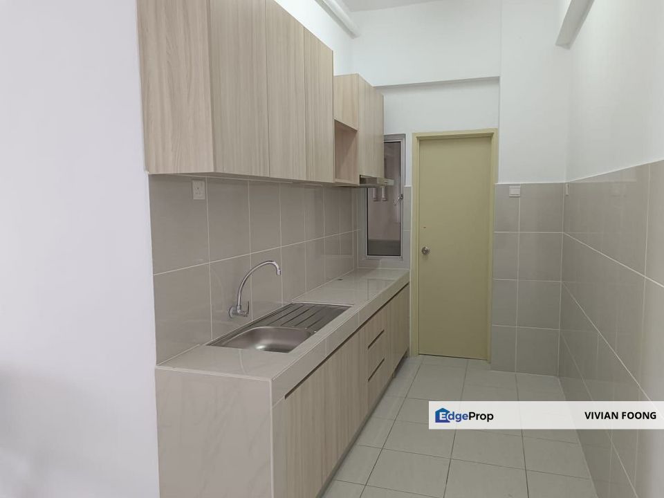 Taman Kampar Perdana Apartment, Kampar, Perak , Kondominium Unit For Sale, Basic unit, Balcony facing lake view, Strategic location., Perak, Kampar