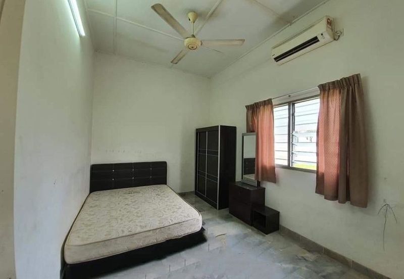 OFF JALAN PASIR PUTEH