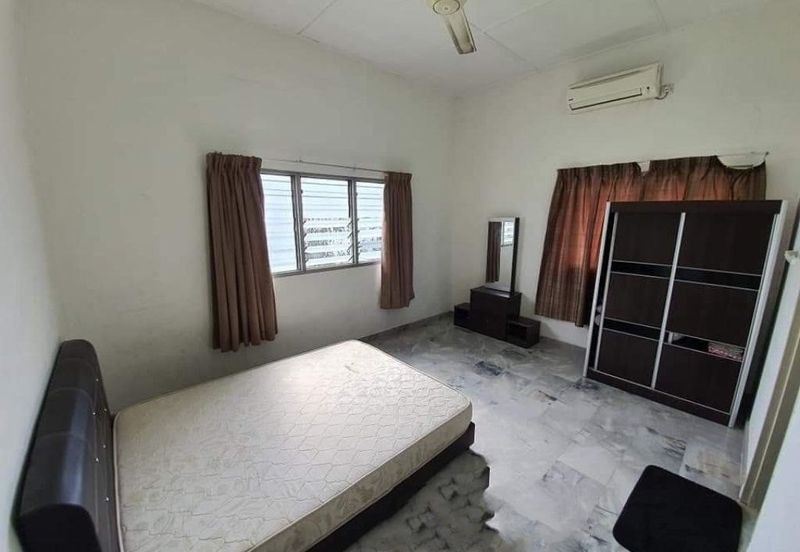 OFF JALAN PASIR PUTEH