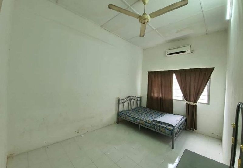 OFF JALAN PASIR PUTEH