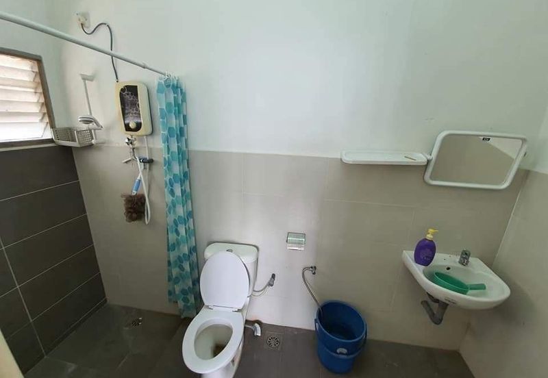 OFF JALAN PASIR PUTEH