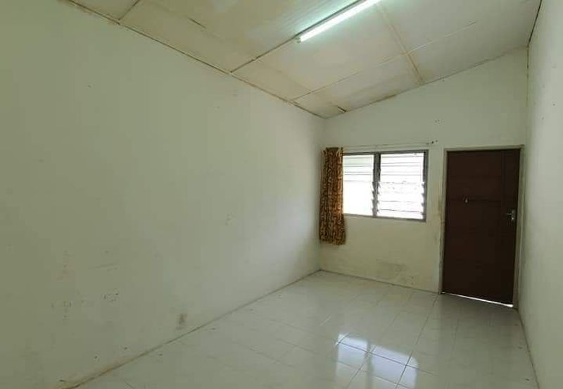 OFF JALAN PASIR PUTEH