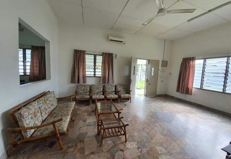 OFF JALAN PASIR PUTEH