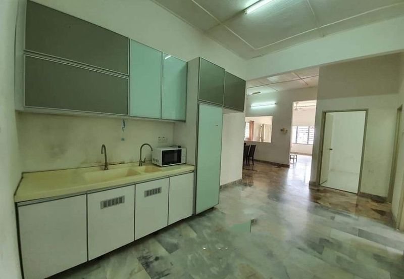 OFF JALAN PASIR PUTEH