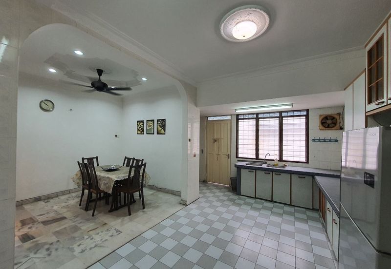 TAMAN MEWAH, BERCHAM