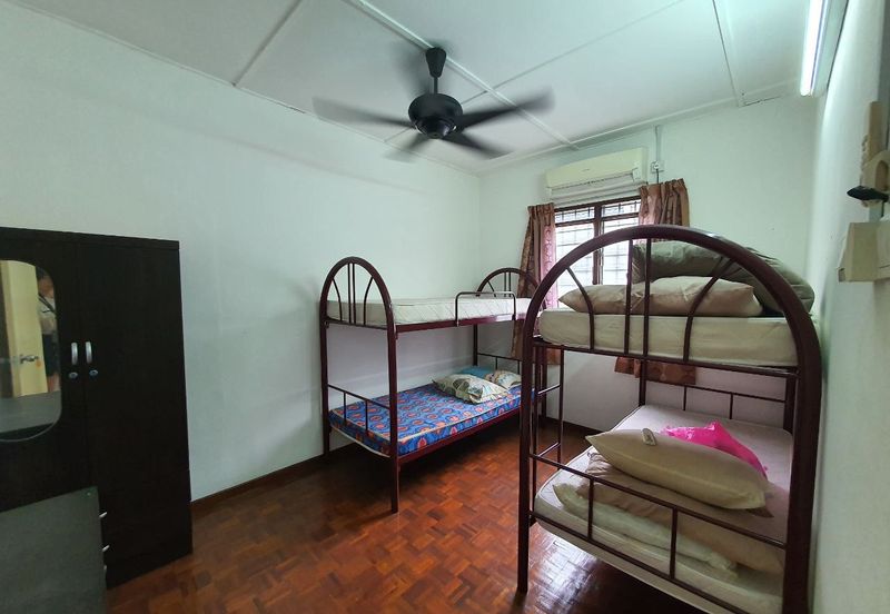 TAMAN MEWAH, BERCHAM