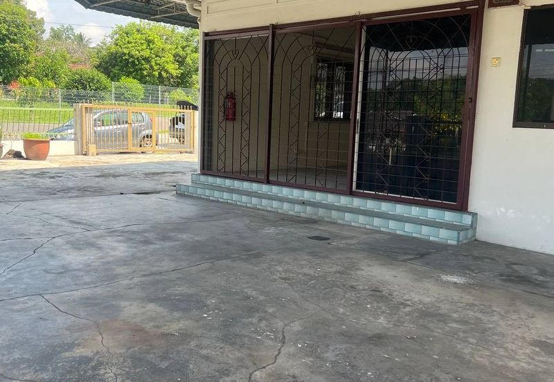  Batu Gajah, Batu Gajah, Perak, Double Storey House Corner Unit, For Sale,  Facing South, Kitchen extended, peaceful living environment. 