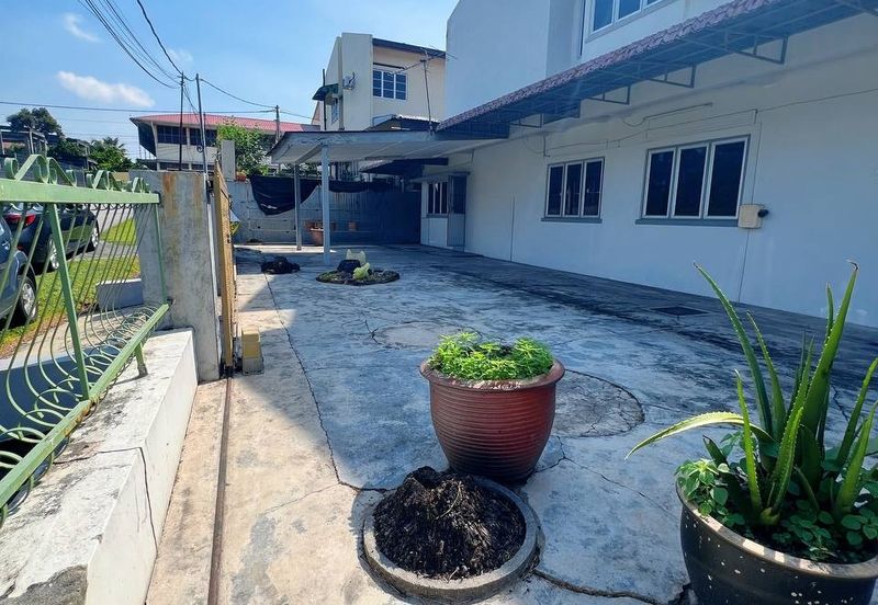  Batu Gajah, Batu Gajah, Perak, Double Storey House Corner Unit, For Sale,  Facing South, Kitchen extended, peaceful living environment. 