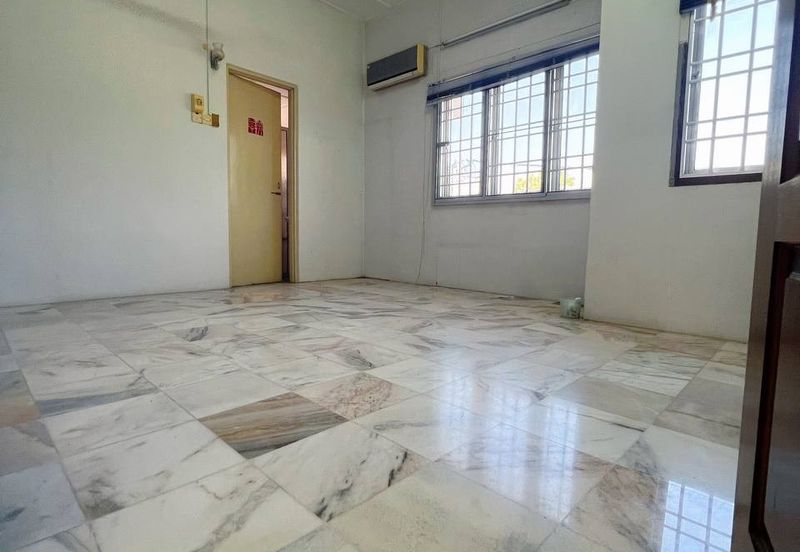  Batu Gajah, Batu Gajah, Perak, Double Storey House Corner Unit, For Sale,  Facing South, Kitchen extended, peaceful living environment. 