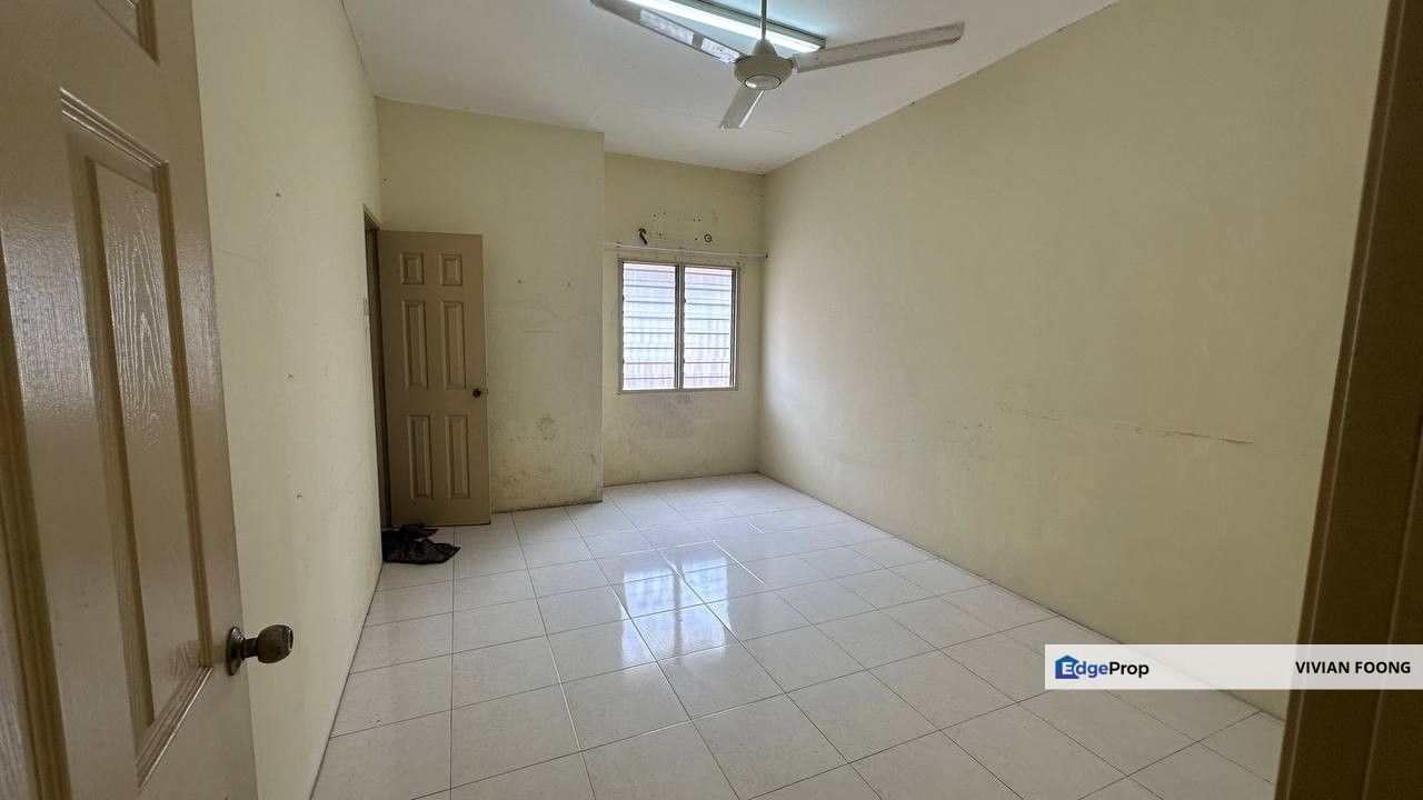 Taman lintang makmur kuala kangsar perak terrace house for sale chinese area lake view sungai siput kuala kangsar, Perak, Kuala Kangsar