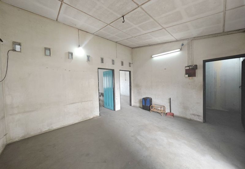 Jalan Pasir Puteh, Station 18