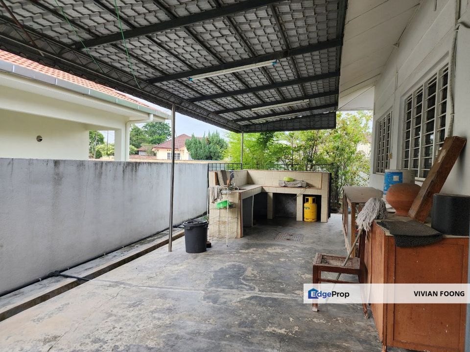 Fair Park, Ipoh, Perak bungalow for sale freehold renovated partially furnisher huge land ipoh town centre, Perak, Ipoh