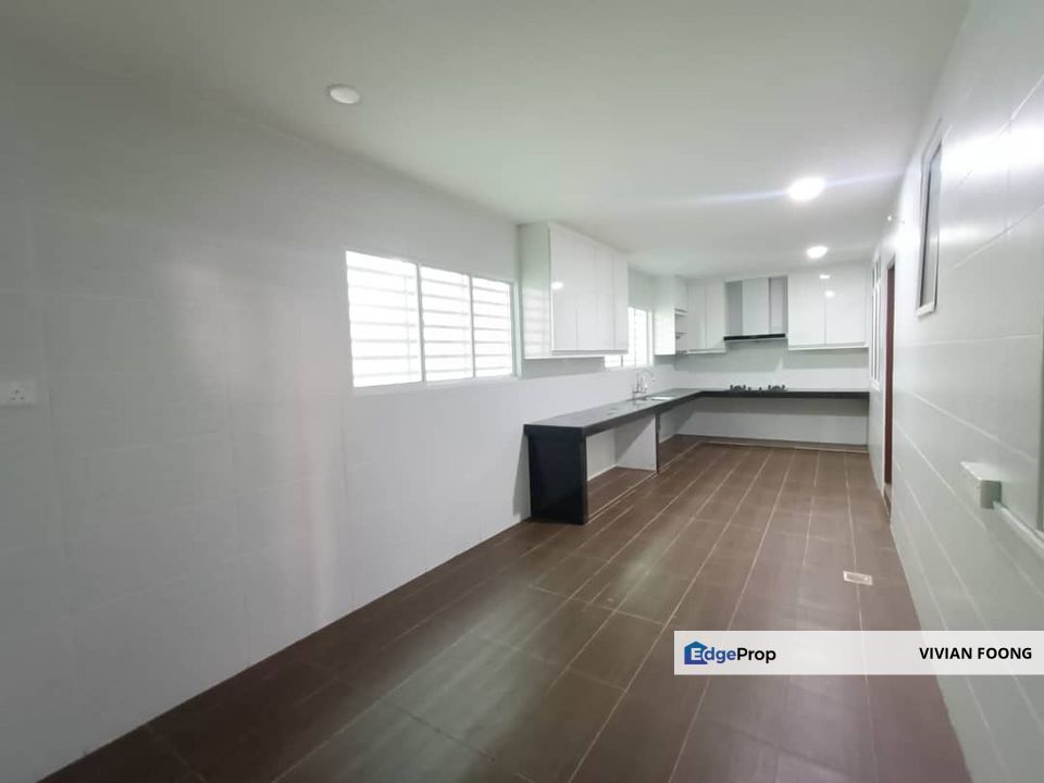 Puncak jelapang bayu ipoh perak jelapang silibin gated and guarded semi d for sale renovation basic condition , Perak, Ipoh