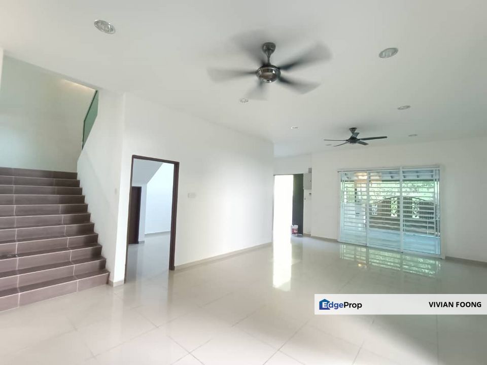 Puncak jelapang bayu ipoh perak jelapang silibin gated and guarded semi d for sale renovation basic condition , Perak, Ipoh