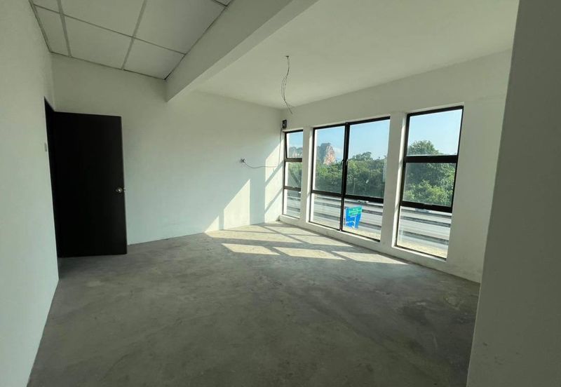 Pusat Perniagaan Lang Indah