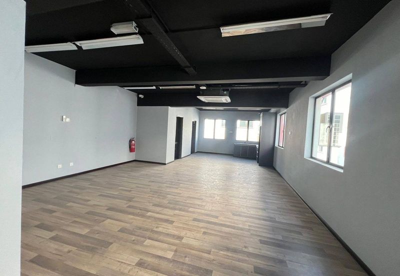 Pusat Perniagaan Lang Indah