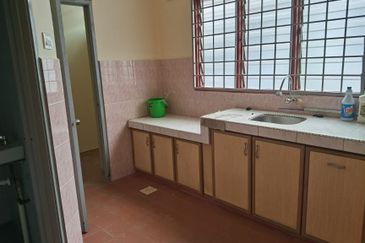 Limited  and Good Condition Single storey Split Level House Want To Rent at Taman Bukit Kelisa, Taman Permai Seremban Town