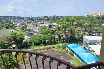Cheaper condominium and strategic location in Seremban Town want to sell