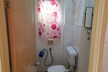 Cheaper condominium and strategic location in Seremban Town want to sell