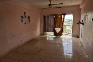 Cheaper condominium and strategic location in Seremban Town want to sell