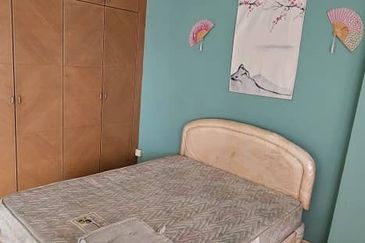 CHEAPEST AND PRIME LOCATION IN SEREMBSN TOWN WANT TO SELL