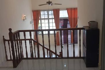 Single storey split level house want to sell which has renovated, good condition, center in Seremban town at Taman Bukit Kelisa Permai Seremban town