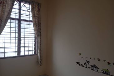 Single storey split level house want to sell which has renovated, good condition, center in Seremban town at Taman Bukit Kelisa Permai Seremban town