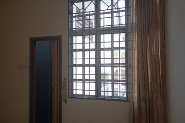 Limited  and Good Condition Single storey Split Level House Want To Rent at Taman Bukit Kelisa, Taman Permai Seremban Town