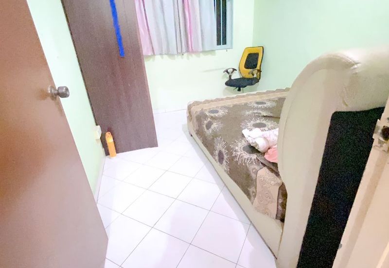 TAMAN SEREMBAN JAYA DOUBLE STOREY WANT TO RENT